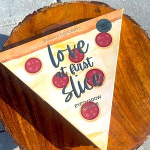 Beauty concepts natural tone eyeshadow palate 🍕🎨🌈